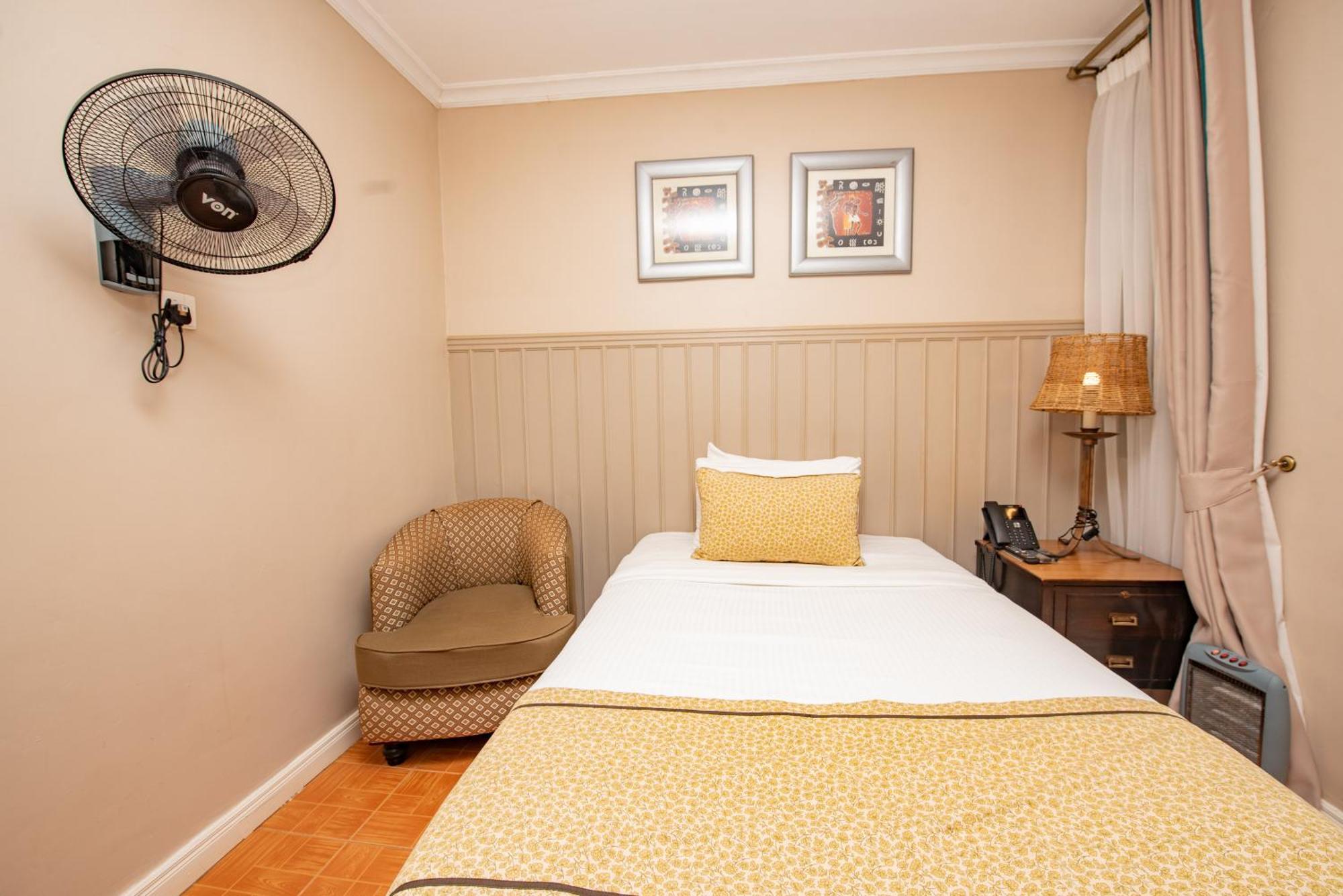 Cozy Stead Hotel Nairobi Exterior photo