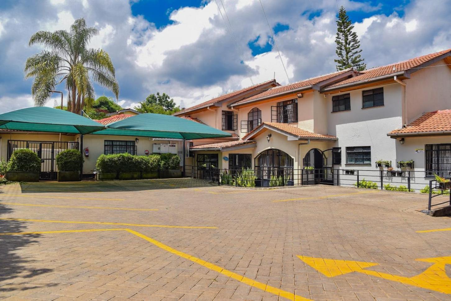 Cozy Stead Hotel Nairobi Exterior photo