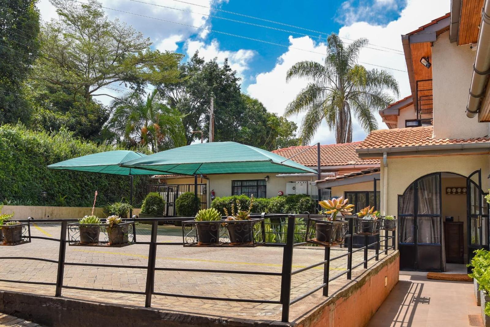 Cozy Stead Hotel Nairobi Exterior photo